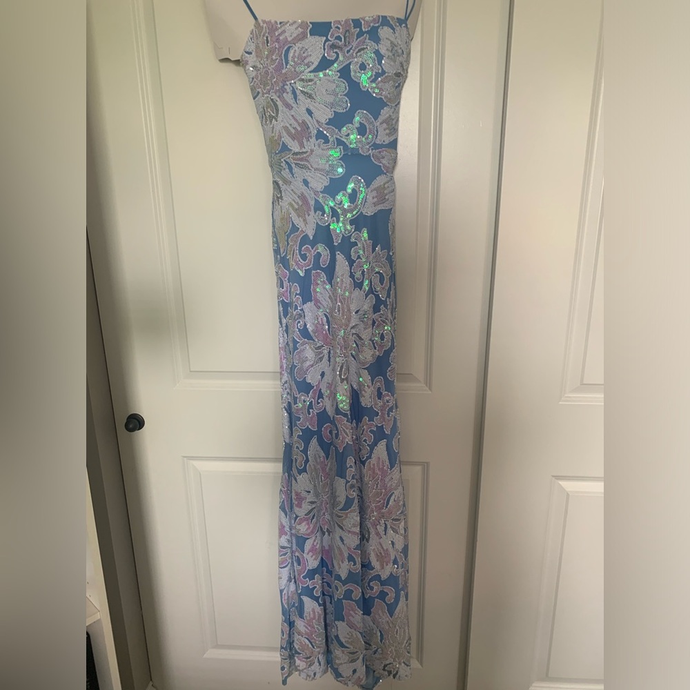 Light blue tight fit prom dress size 1/2